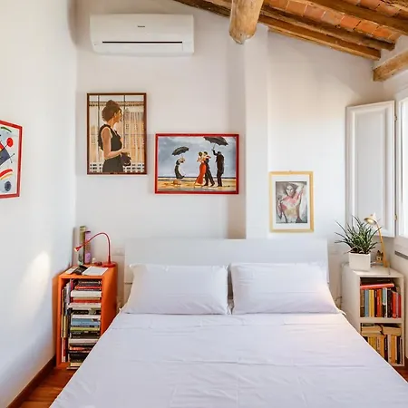 Piazza Dei Cavalieri Orange Attic Apartment Pisa Exterior photo