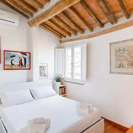 Piazza Dei Cavalieri Orange Attic Apartment Pisa Exterior photo