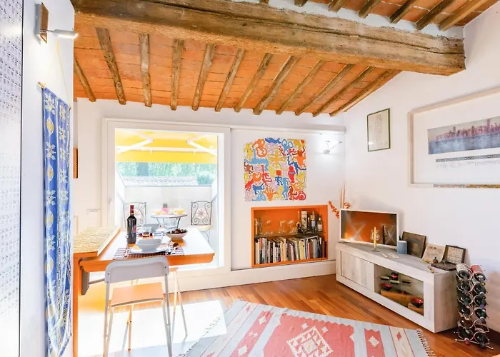 Piazza Dei Cavalieri Orange Attic Apartment